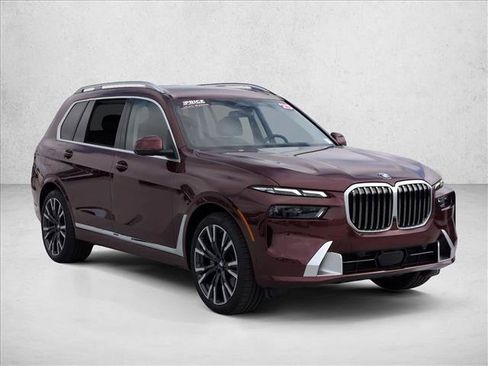 Used 2025 BMW X7 xDrive40i w/ Parking Assistance Package AWD/4WD image 3