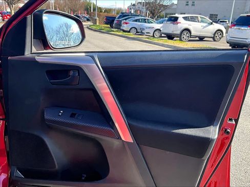 Used 2014 Toyota RAV4 LE image 22