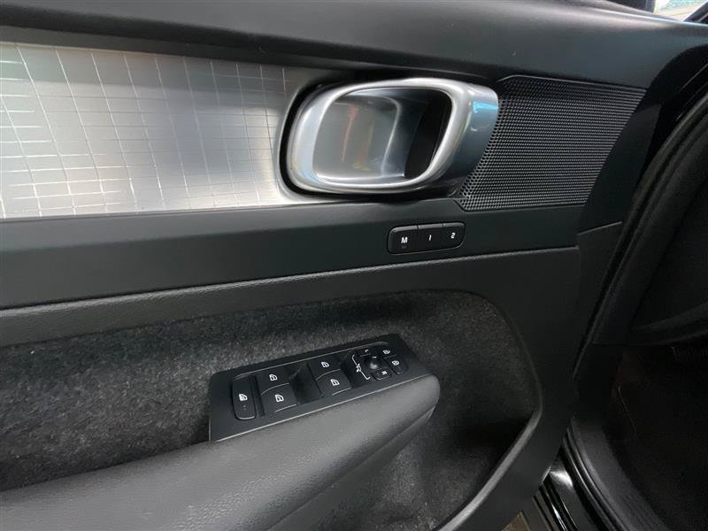 Used 2023 Volvo XC40 B5 Core AWD/4WD image 20