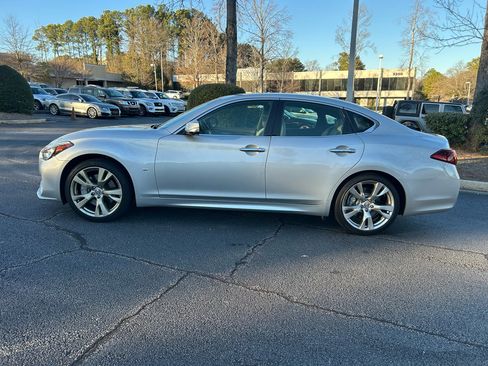 Used 2016 INFINITI Q70 3.7 w/ Sport Package image 2