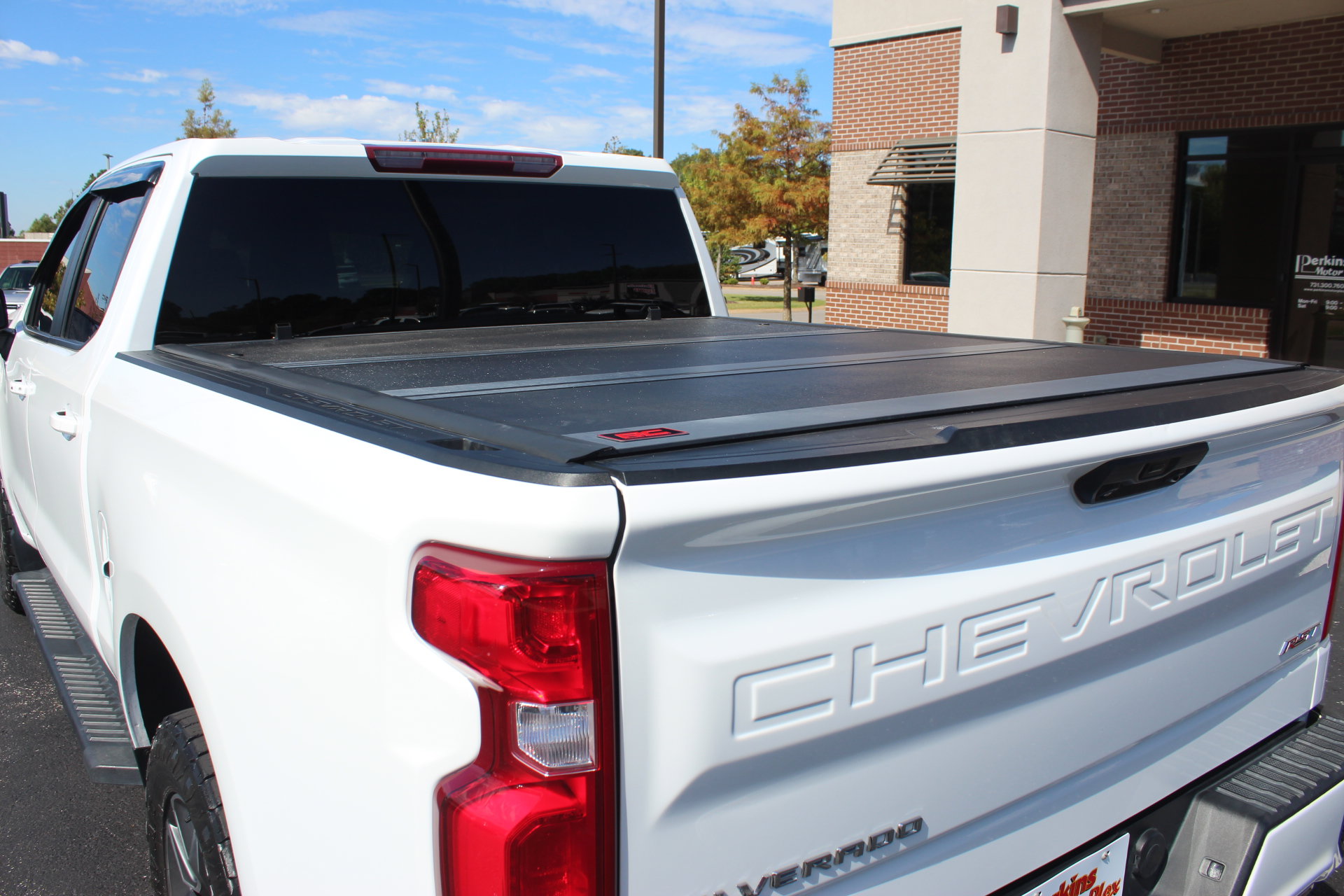 Used 2023 Chevrolet Silverado 1500 RST w/ Z71 Off-Road Package AWD/4WD image 8