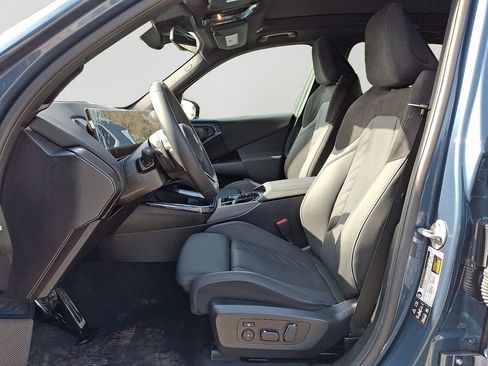 Certified 2025 BMW X3 xDrive30i w/ M Sport Package image 12