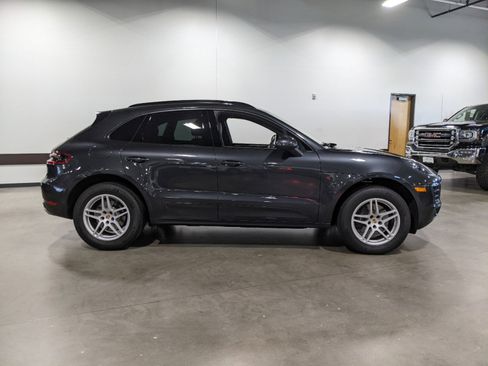 Used 2018 Porsche Macan image 2