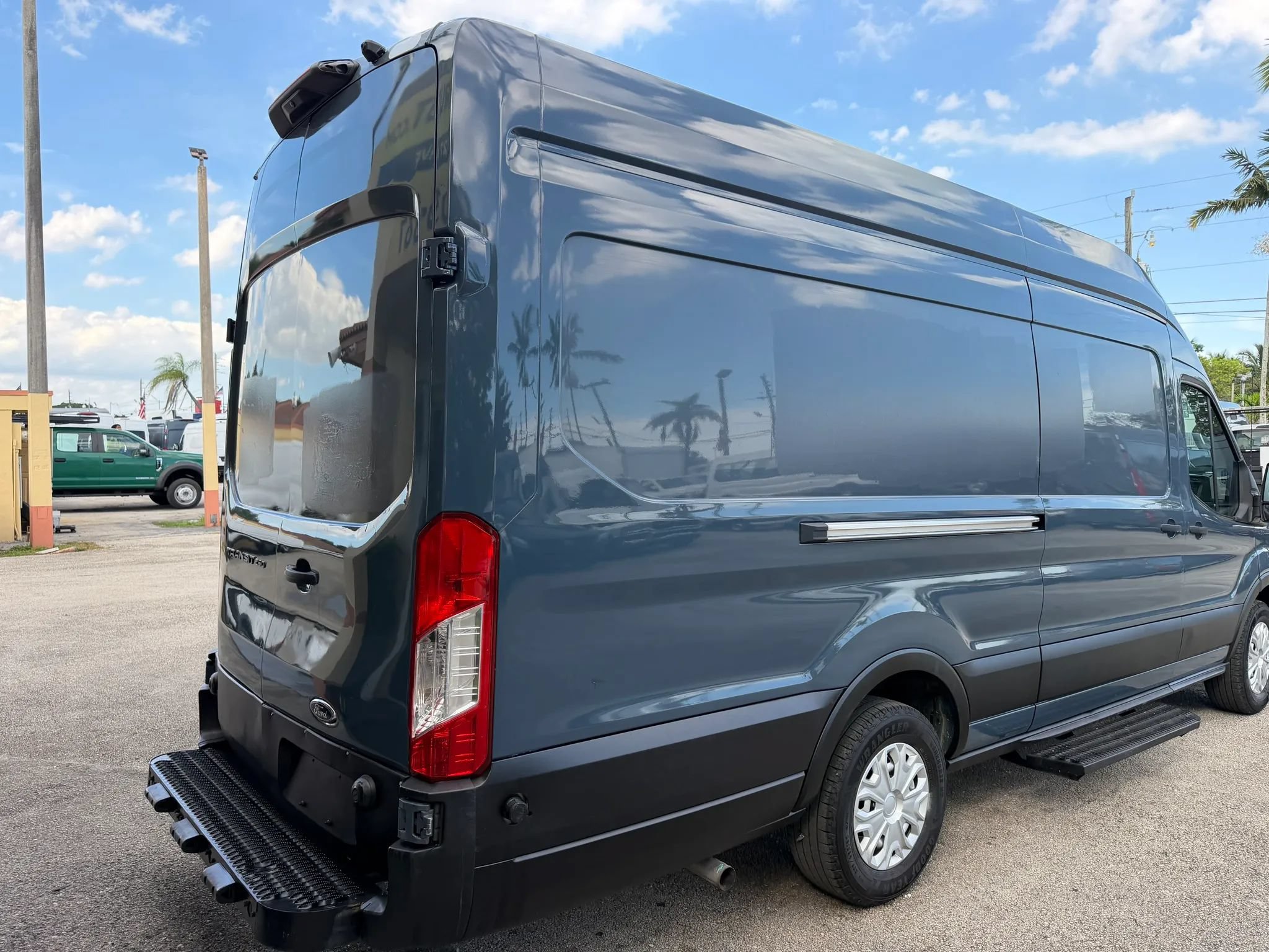 Used 2020 Ford Transit 250 148 High Roof Extended RWD image 6