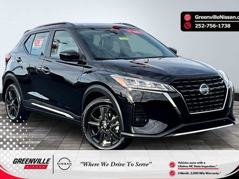 Used 2021 Nissan Kicks SR w/ SR Premium Package FWD image 1