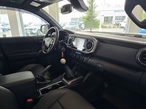 Used 2023 Toyota Tacoma TRD Off-Road w/ TRD Premium Off Road Package image 44