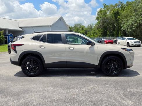 New 2026 Chevrolet Trax ACTIV w/ Sunroof Package FWD image 6