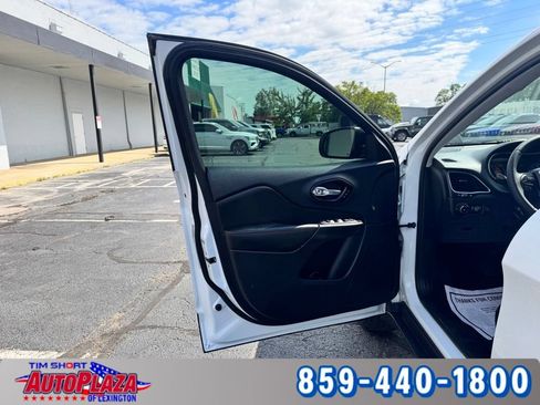 Used 2022 Jeep Cherokee Trailhawk w/ Sun, Sound & Nav Group AWD/4WD image 51
