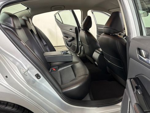 Used 2024 Nissan Altima 2.5 SR FWD image 22