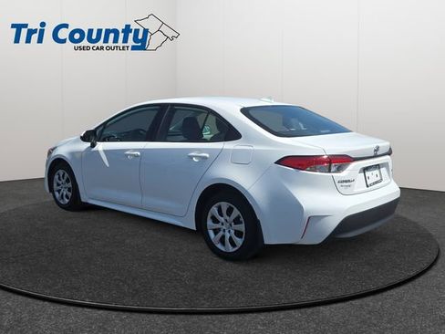 Used 2025 Toyota Corolla LE FWD image 6