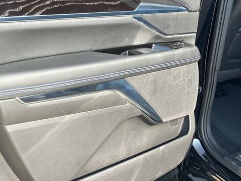 Certified 2025 Cadillac Escalade IQ Sport 1 w/ LPO, ONYX Package AWD/4WD image 9
