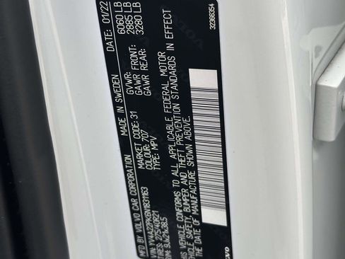 Certified 2022 Volvo XC90 T6 Momentum w/ Climate Package image 16