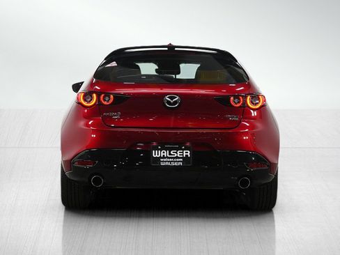 Used 2024 MAZDA MAZDA3 Hatchback w/Premium Plus Pkg image 4