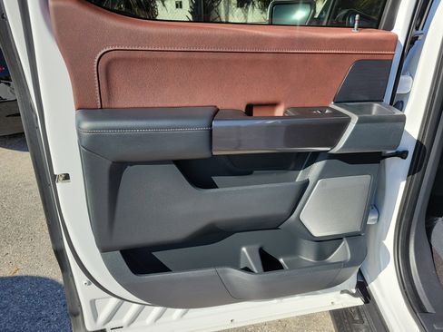 Used 2021 Ford F150 Lariat w/ Equipment Group 502A High image 9