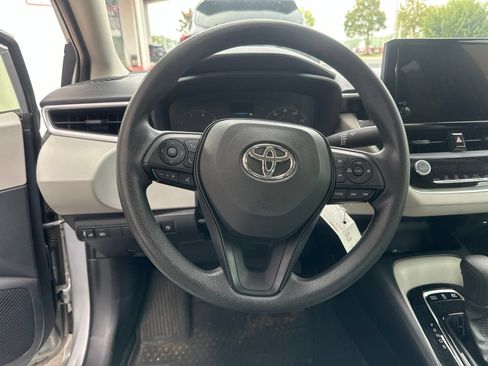 Used 2023 Toyota Corolla LE FWD image 18