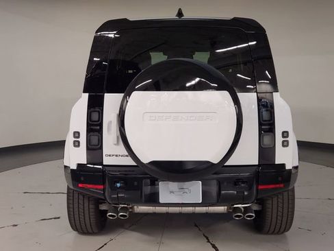 New 2026 Land Rover Defender 90 V8 image 8