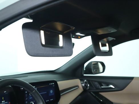 Used 2025 Chevrolet Equinox ACTIV w/ Safety and Technology Package image 19