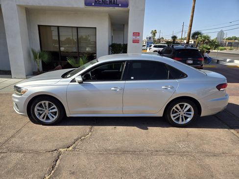 Used 2021 Volkswagen Passat 2.0T S FWD image 2