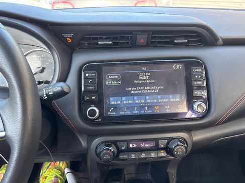 Used 2024 Nissan Kicks SR w/ SR Premium Package FWD image 7