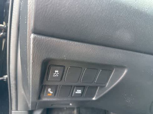 Used 2020 Nissan Pathfinder SV FWD image 10