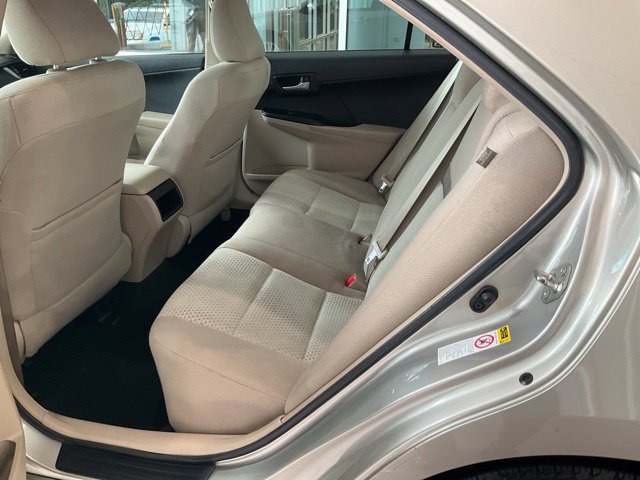 Used 2014 Toyota Camry LE FWD image 15