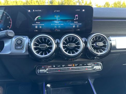 Certified 2022 Mercedes-Benz GLB 250 4MATIC image 6