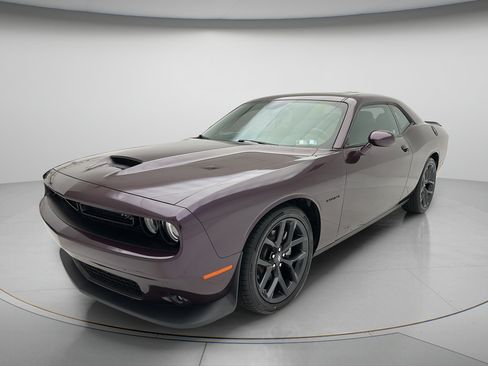 Used 2022 Dodge Challenger R/T w/ Blacktop Package RWD image 3