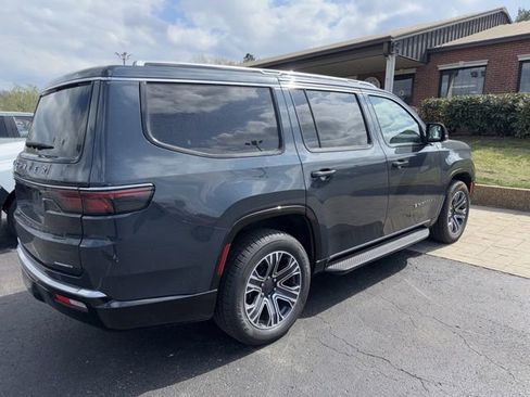 Used 2024 Jeep Wagoneer Series II w/ Flexible Seating Group image 4