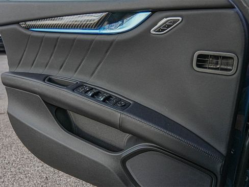 Used 2024 Maserati Ghibli Trofeo image 25