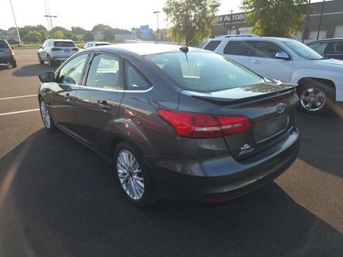 Used 2017 Ford Focus Titanium w/ Titanium Technology Package FWD image 3