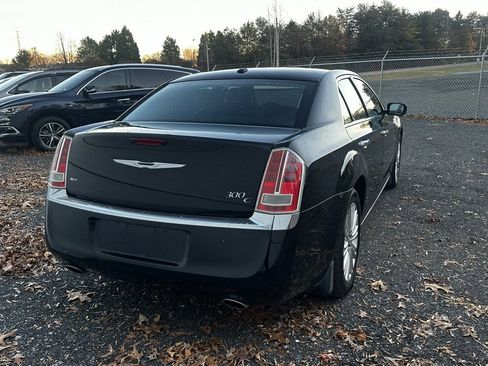Used 2013 Chrysler 300 C image 5