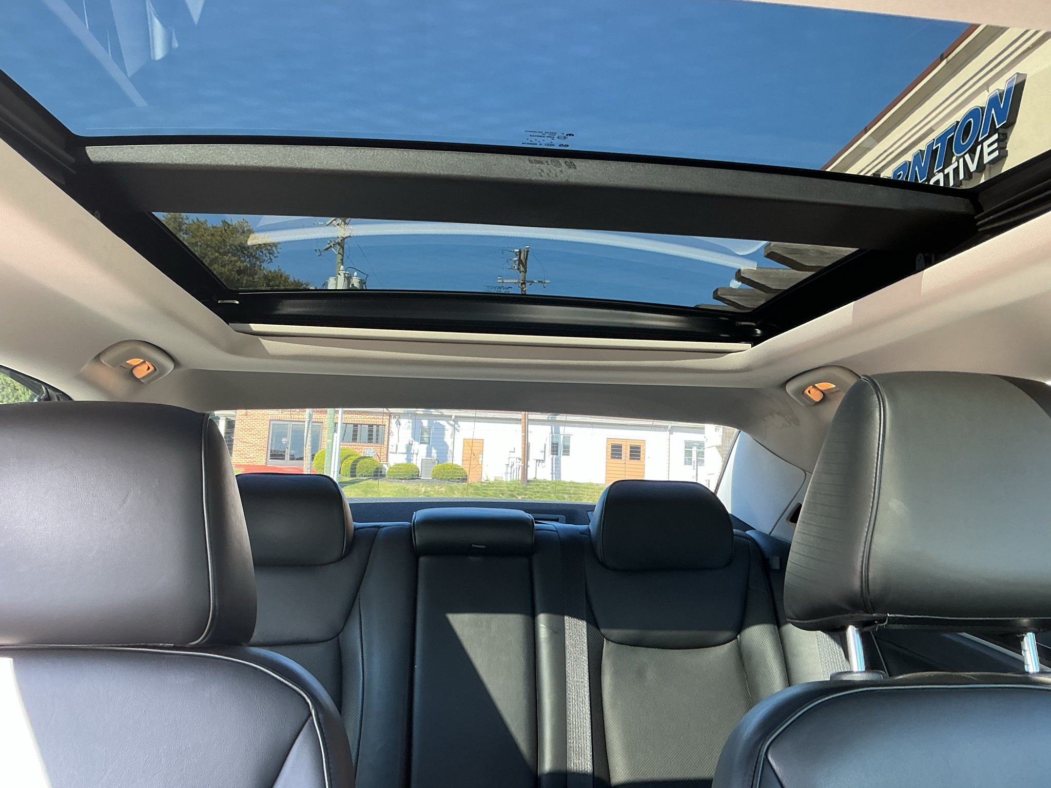 Used 2019 Chrysler 300 Limited AWD/4WD image 23