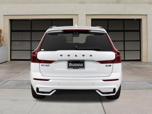 New 2026 Volvo XC60 B5 Ultra w/ Climate Package PRO AWD/4WD image 4