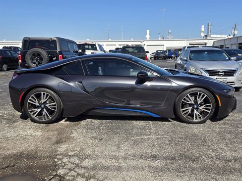 Used 2015 BMW i8 image 4