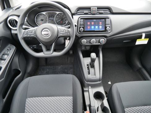 New 2025 Nissan Versa S image 5