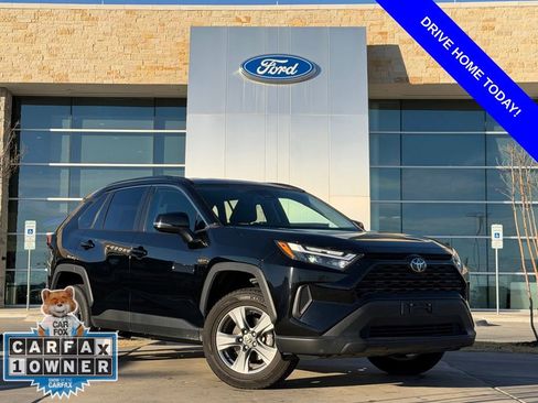 Used 2024 Toyota RAV4 XLE image 1