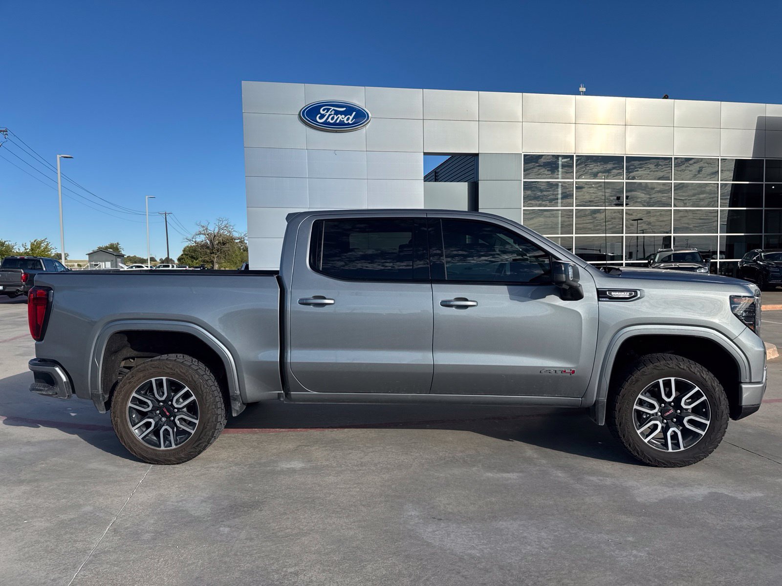 Used 2026 GMC Sierra 1500 AT4 w/ Technology Package AWD/4WD image 2