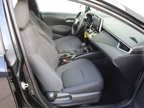 Used 2020 Toyota Corolla LE image 34
