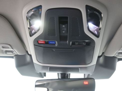 Used 2025 Subaru Outback Limited w/ Popular Package #2 image 12