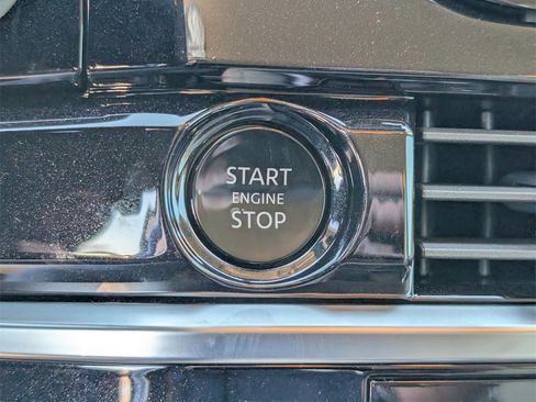 New 2025 Nissan Pathfinder SV image 15