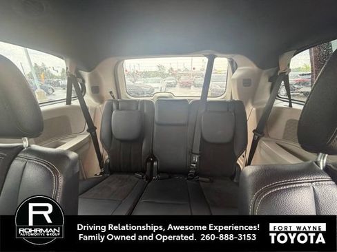 Used 2019 Dodge Grand Caravan SXT FWD image 9