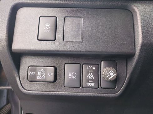 Used 2022 Toyota Tacoma TRD Off-Road w/ TRD Premium Off Road Package AWD/4WD image 18