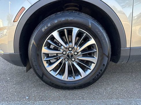 Used 2023 Lincoln Nautilus AWD w/ Premium Package image 12