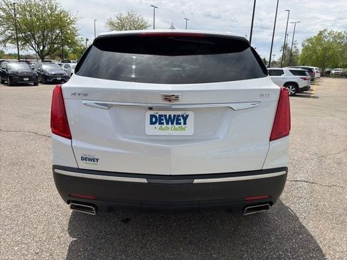 Used 2018 Cadillac XT5 Luxury w/ Driver Awareness Package AWD/4WD image 4