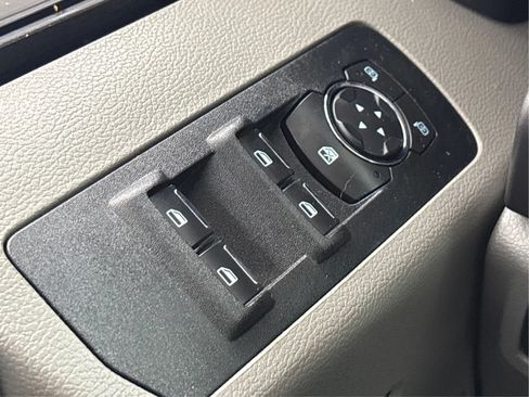 Used 2019 Ford F150 XLT w/ Equipment Group 302A Luxury AWD/4WD image 40