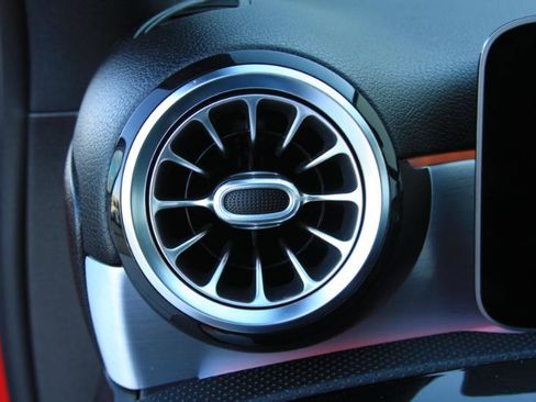 Used 2019 Mercedes-Benz A 220 4MATIC image 31