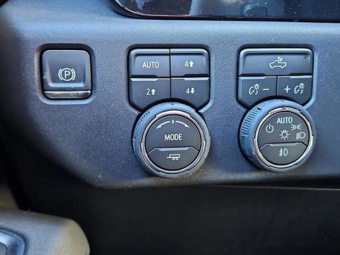 New 2026 Chevrolet Silverado 1500 LT Trail Boss w/ Convenience Package II image 22