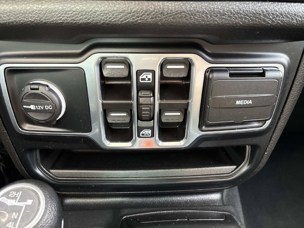 Used 2024 Jeep Wrangler Unlimited Sport AWD/4WD image 28