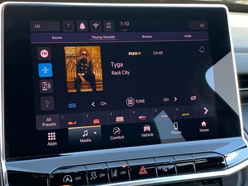 Used 2025 Jeep Compass Trailhawk image 21