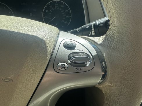 Used 2017 Nissan Murano SV image 31